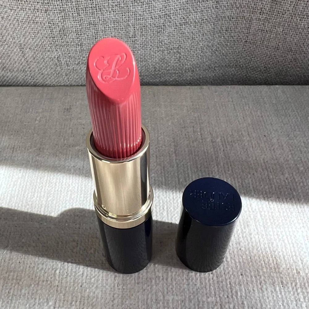 ❤️ Estée Lauder Pure Color Cream Lipstick in Rebellious Rose